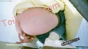 【横屏】眼睛美女便秘无奈用手指扣半天才出来一点 超重口味[500MB/1V]