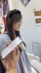 【KFC】蓝色长裙靓女和男友逛街·黄色内内低角度CD