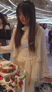 (BC-AA-573)蕾丝公主裙小姐姐弯腰..无痕内贴镜头上楼梯CD