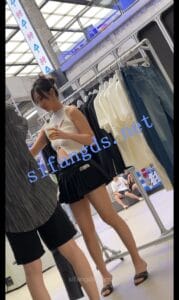 【CDCD】3.抄底清凉吊带裙美女灰色窄内夹进屁股里